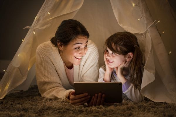 Educația digitală pentru părinți: cum sprijini elevii în era tehnologiei