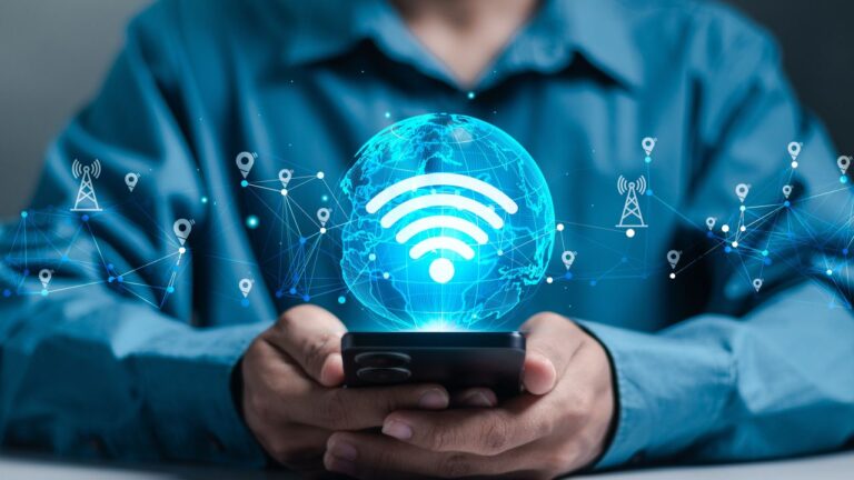 Cum îți protejezi datele pe rețele WiFi publice în 2026
